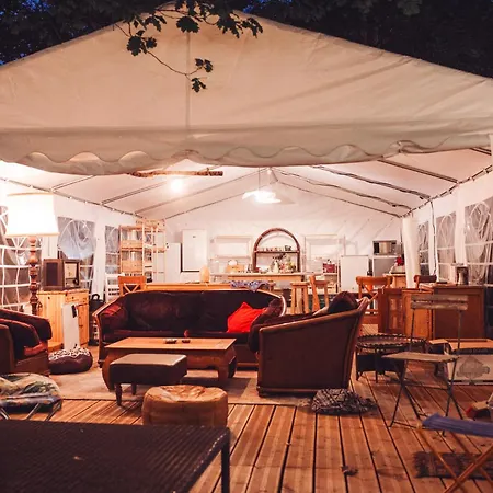 Le Spot Hostel *